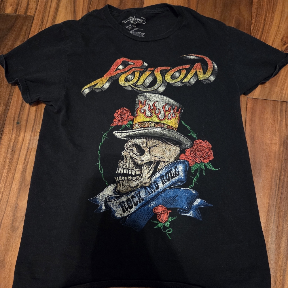 Poison Band Tee Skull Graphic – Rock N Roll Shirt – Size Small